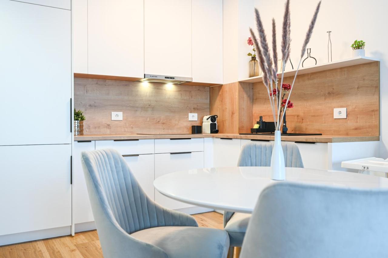 Km Flats Apartment Орадеа Екстериор снимка