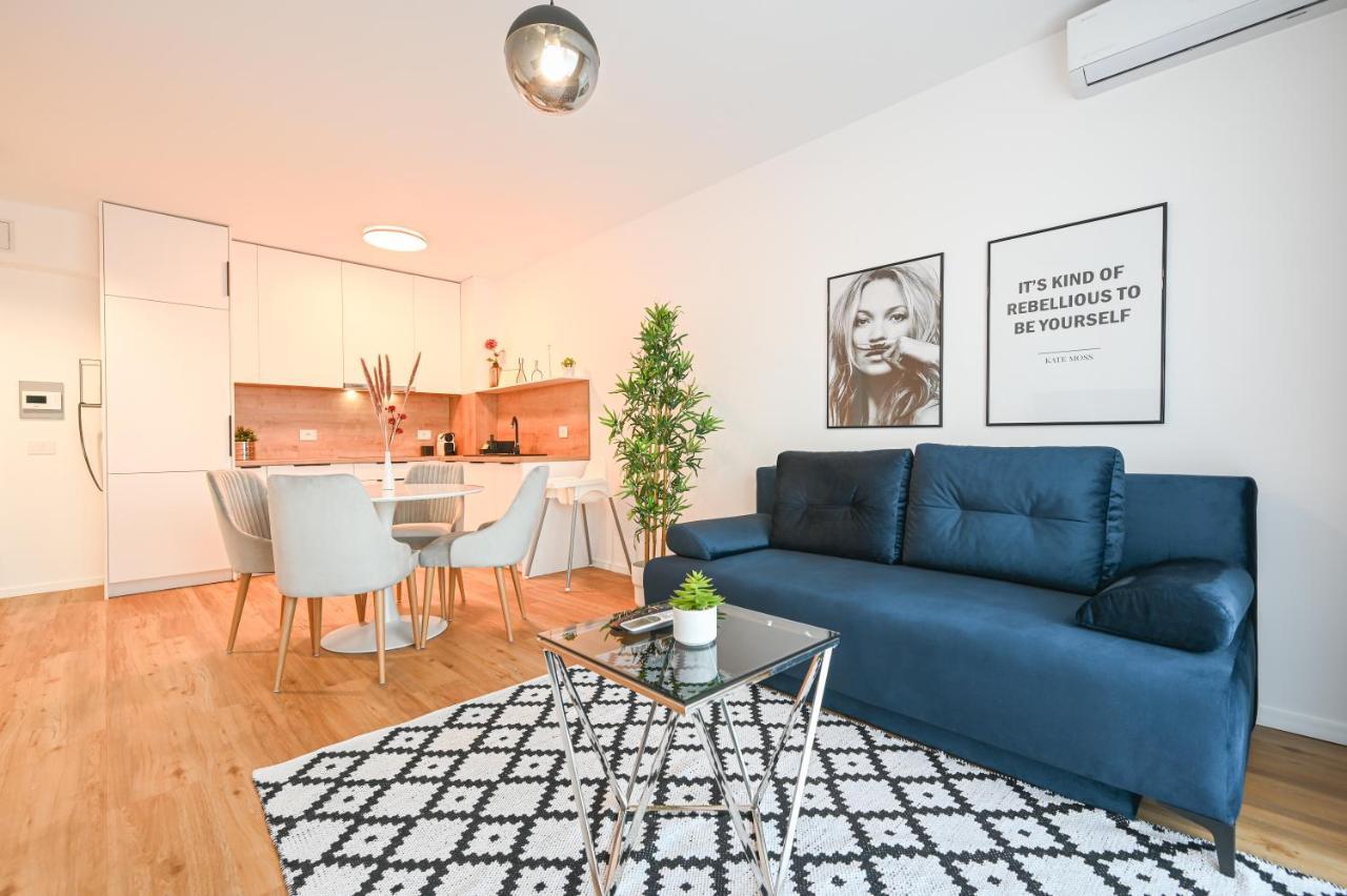 Km Flats Apartment Орадеа Екстериор снимка